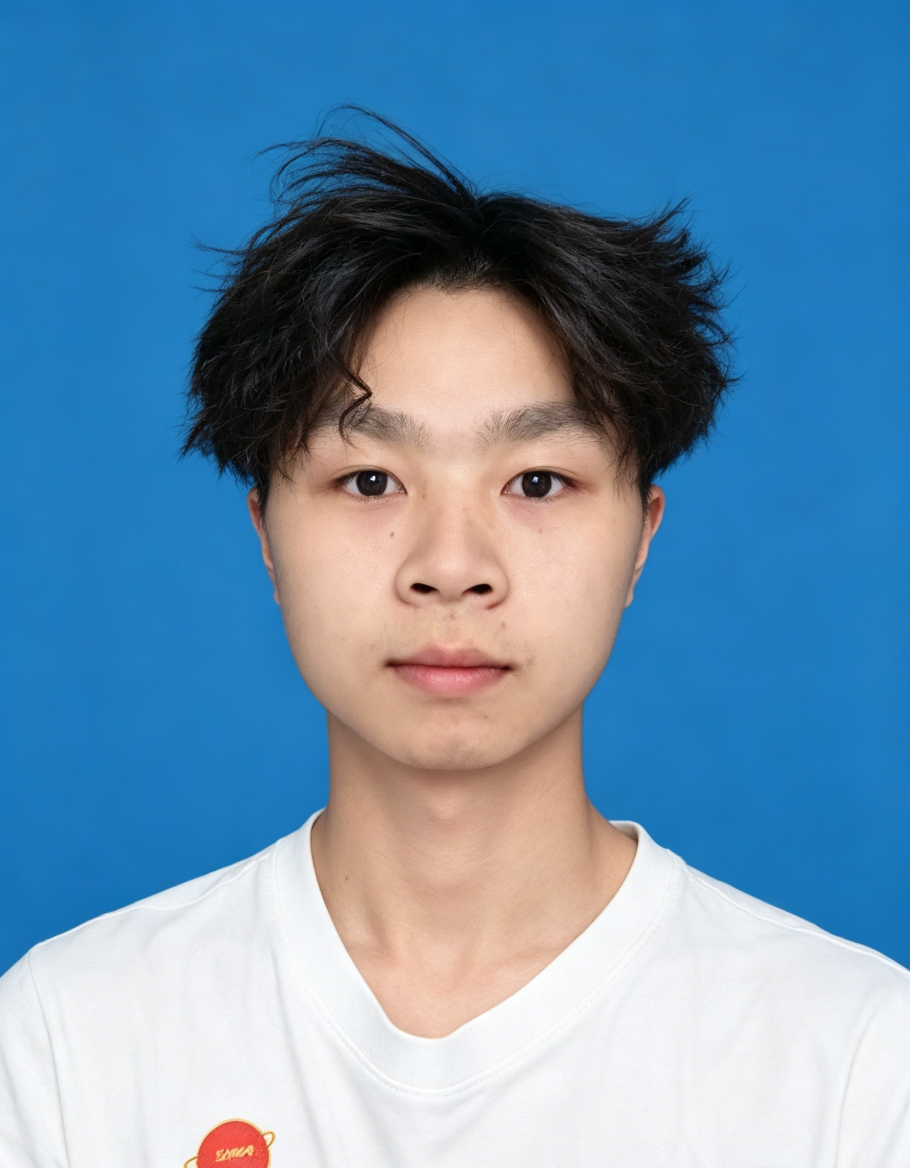 周良根证件照